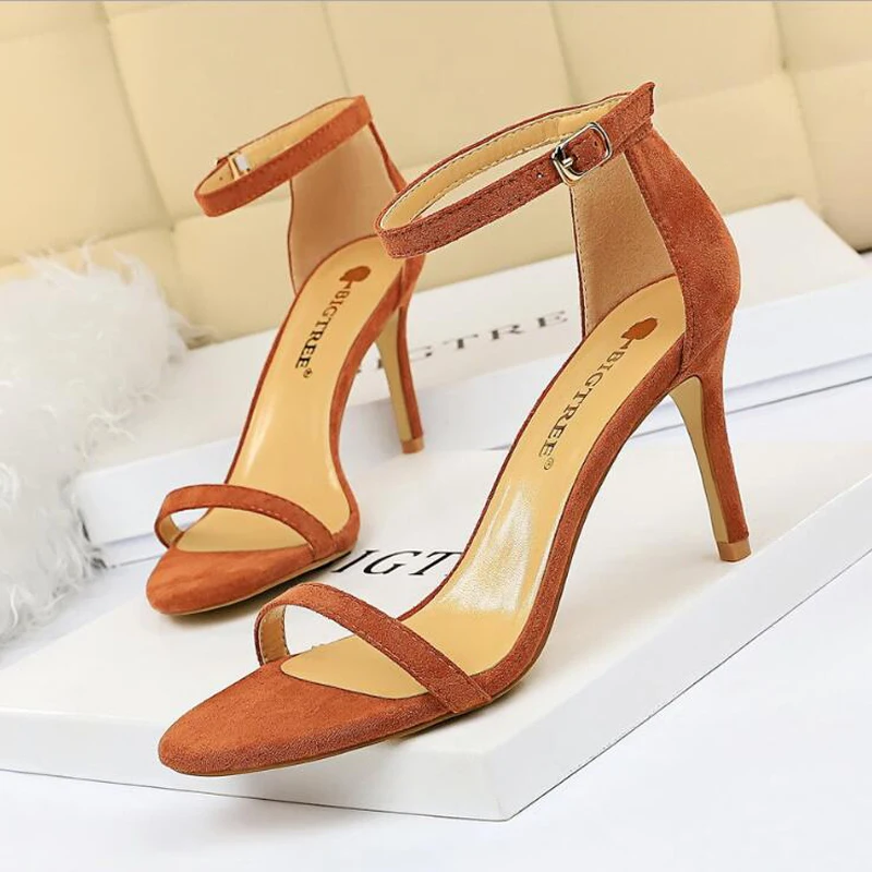 Baratos Moda europea y americana sandalias sexis para mujer Zapatos de tacón fino de gamuza súper punta abierta