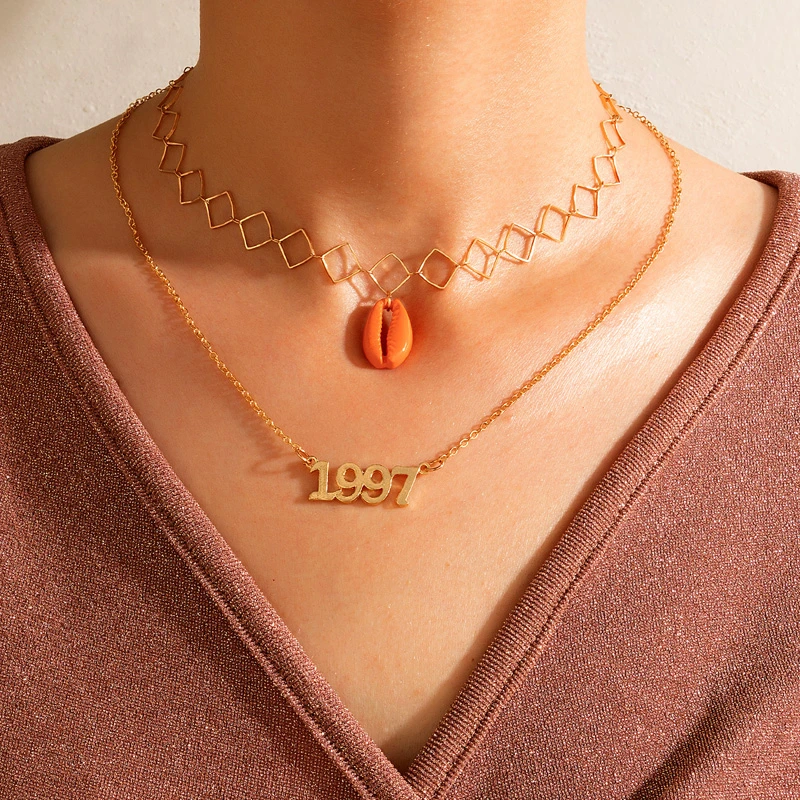 ドコナ 女性のための穴のあるボヘミアンネックレス 文字1997 幾何学的な文字 ヴィンテージスタイル パーティーアクセサリー Pendant Necklaces Aliexpress
