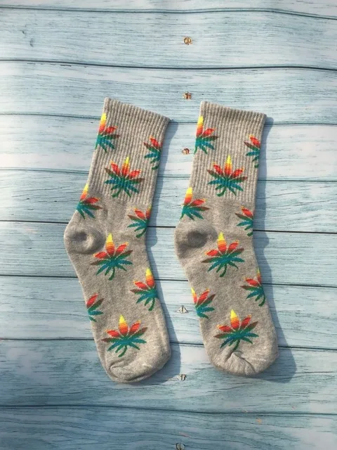 Fashion comfortable high quality cotton socks leaf maple leaves leisure hemp weed stockings spring and autumn winter - Цвет: 8