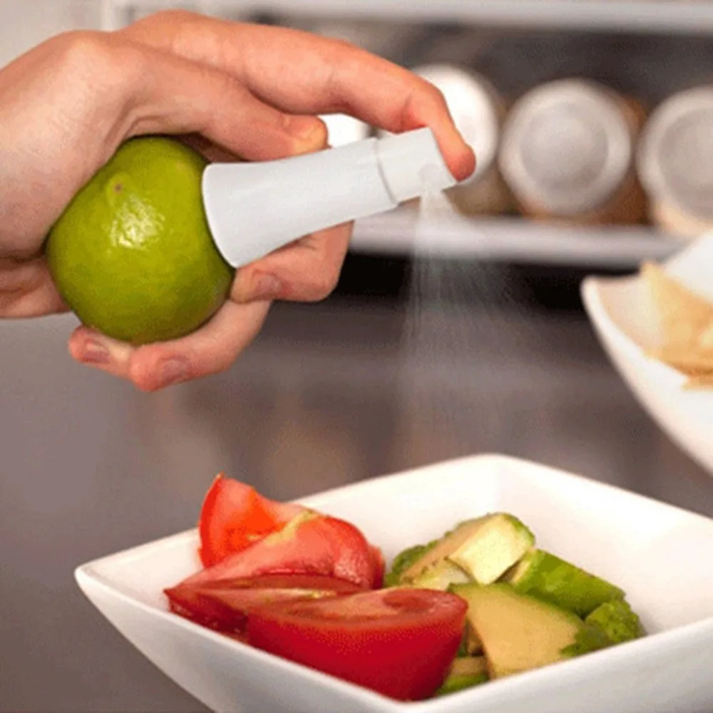 

Mini Juicer Manual Lemon Sprayer Portable Creative Juice Orange Spray Cooking Tool