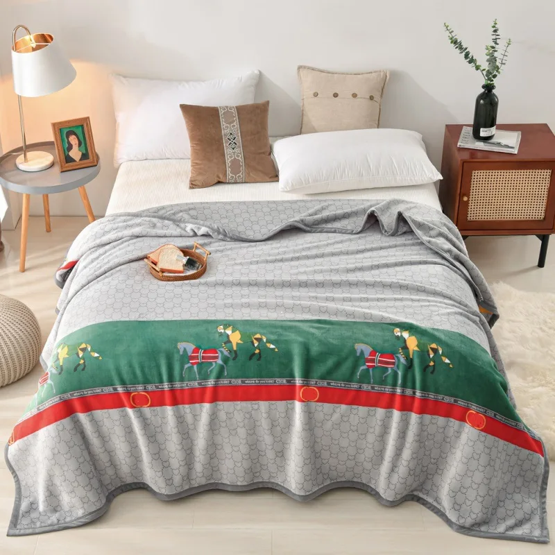 

2021 Stripe Velvet Flannel Thick Winter Coral Cover Super Warm Soft Blankets Throw for Sofa