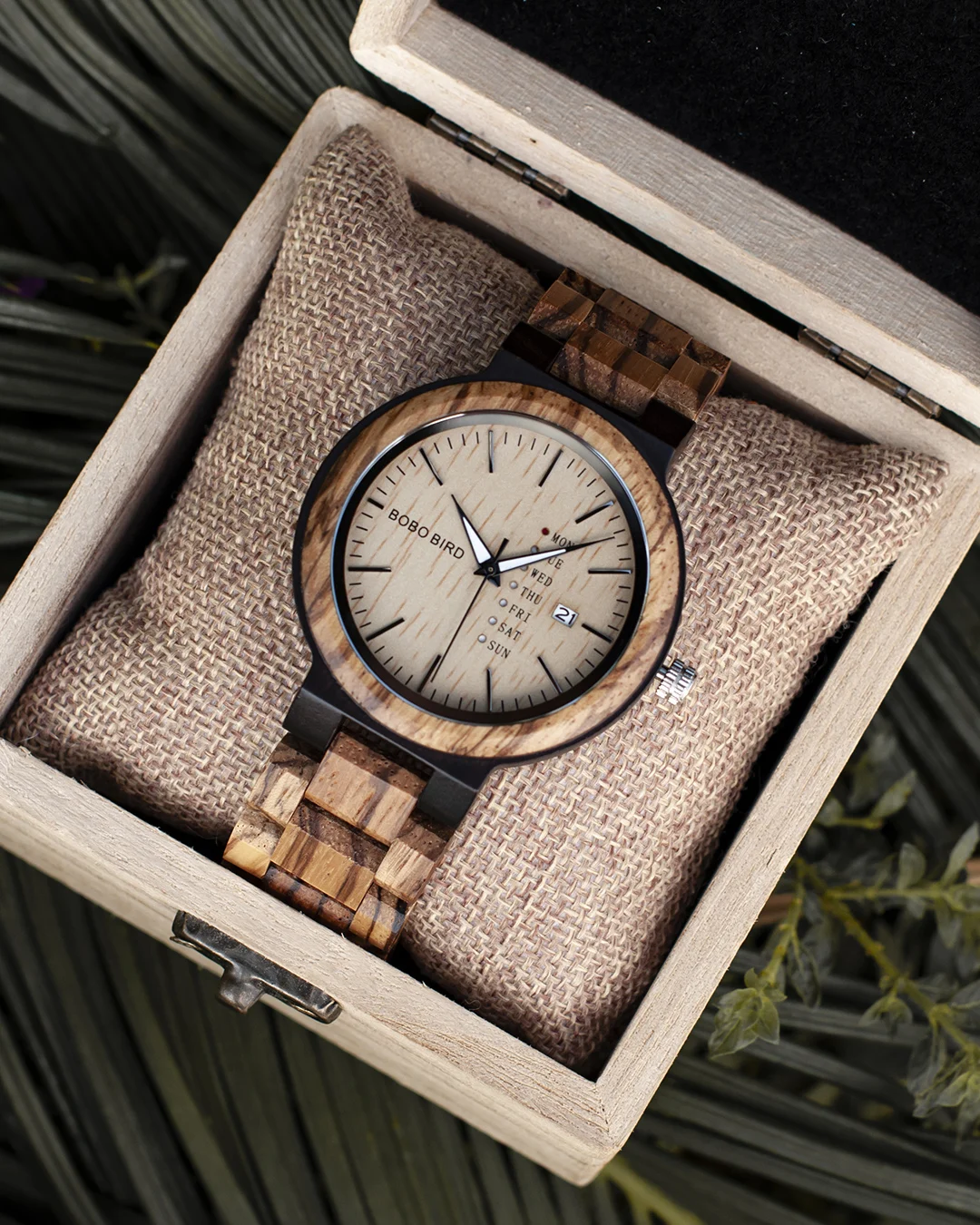 BOBO BIRD Wooden Men Watch Fashion Business Week And Date Display Quartz Timepiece Customize Logo Great Gift relogio masculino 6