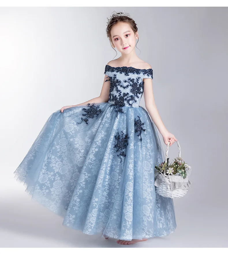 11902797975_1392571703