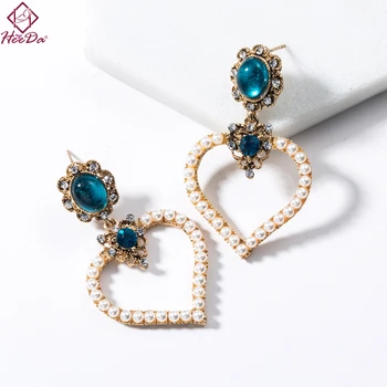 

Japan Korean Graceful Heart Stud Earrings 2019 New Luxury Acrylic Rhinestone Ear Accessories Women Elegant Party Date Jewelry