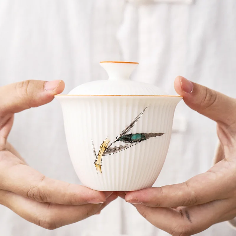 HMLOVE White Porcelain Gaiwan Anti-scalding Cover Bowl Stripe Lid Kung Fu Tea Sets Handmade Tureen Travel Teaware Gift 130ML
