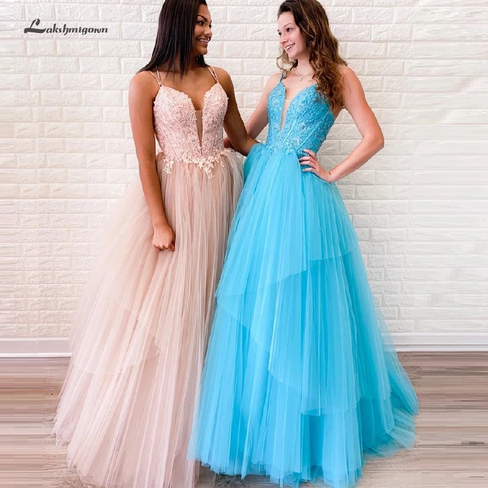 Красивые платья на выпускной для девушек вечерние кружевные с открытой спиной