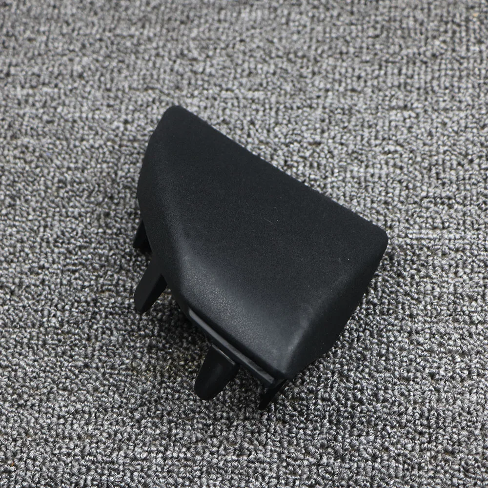 

LR010633 Front Wheel Arch Cap Cover End Right Passenger For LAND ROVER LR3 LR4