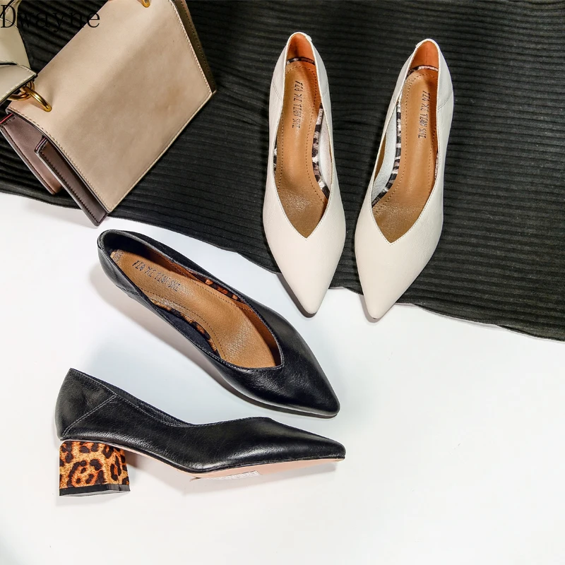 

2019 spring new pointed color matching shallow mouth wild thick with a single shoes female leopard high heel fashion shoes