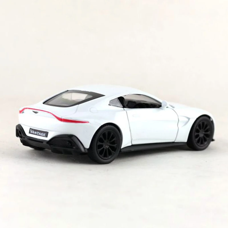 1:36 Масштаб Aston Martin Vantage V8 двигатель модель автомобиля игрушка сплав металл литая