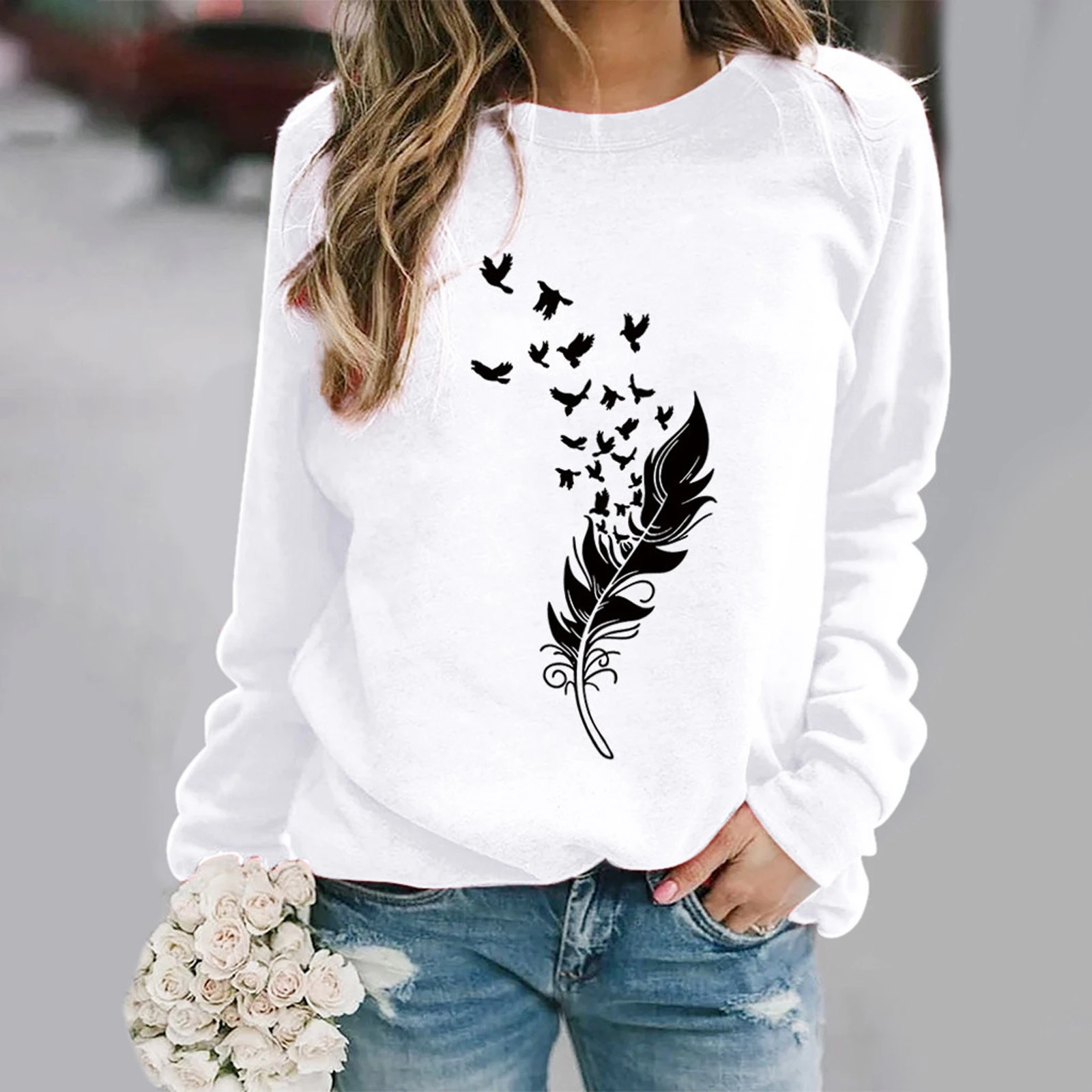 2021 Ladies Feather Print T-shirt Autumn and Winter Ladies Casual Sweater Pullover Long-sleeved Top Women New Round Neck Tops vintage tees