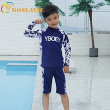 От 3 до 15 лет купальный костюм для мальчиков, камуфляжный, с защитой от солнца, с короткими рукавами, детский купальный костюм, с буквенным принтом, топы, спортивные трусы