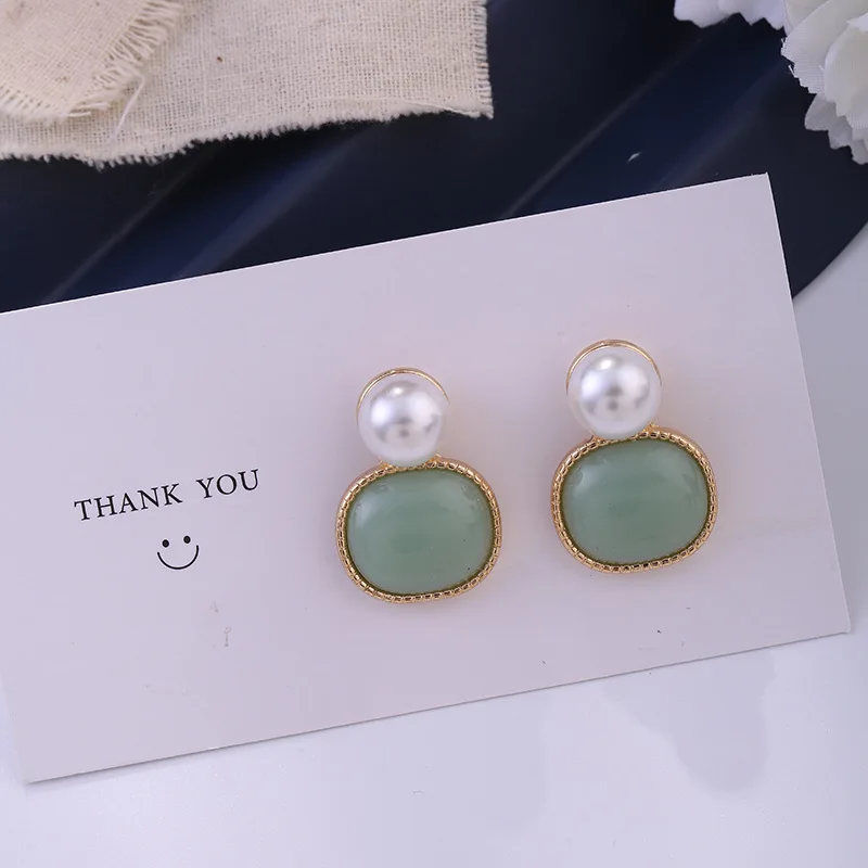 Ear Clip Earrings Clip Earrings Retro Simple Imitation Baroque Pearl Clip on Earrings Vintage Round Resin Green Srone Clip Earrings Without Piercing Female