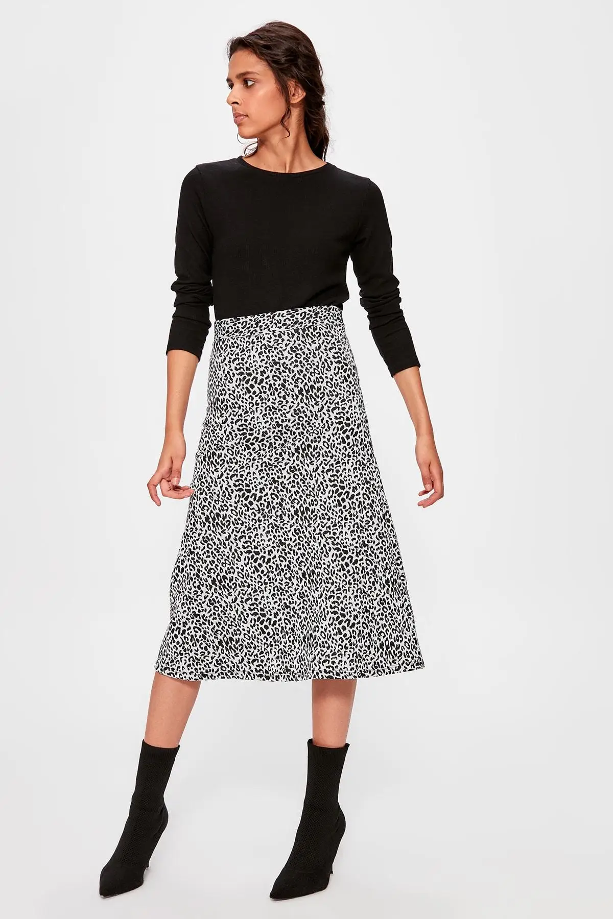 leopard print knit skirt
