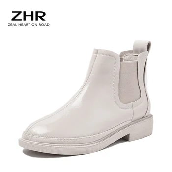 

2020 Women Boots Platform Chelsea Boots Fur Patent Leather Carved Ankle Boots Low Heels Ladies Autumn Winter Ladies Shoes White