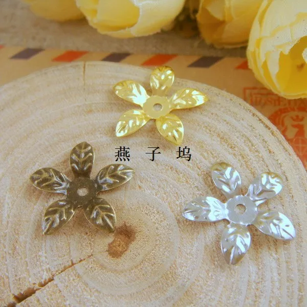 

50 pcs/lot 15mm Gold color/Antique bronze Metal Filigree Flowers Slice Charms base Setting Jewelry DIY Components Findings