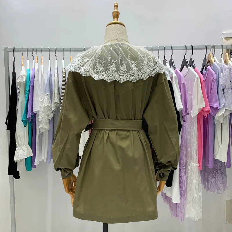 Южная Корея Dongdaemun весенняя одежда стиль кружева соединение Питер Пэн воротник сплошной цвет карман свободный крой пальто Талия Huggin