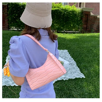 

Sweet Girls Cute Kawaii Pink Bag Vintage Rhinestone Heart Mini Handbag Chic Patent Leather PU Axillary Pouch 2020