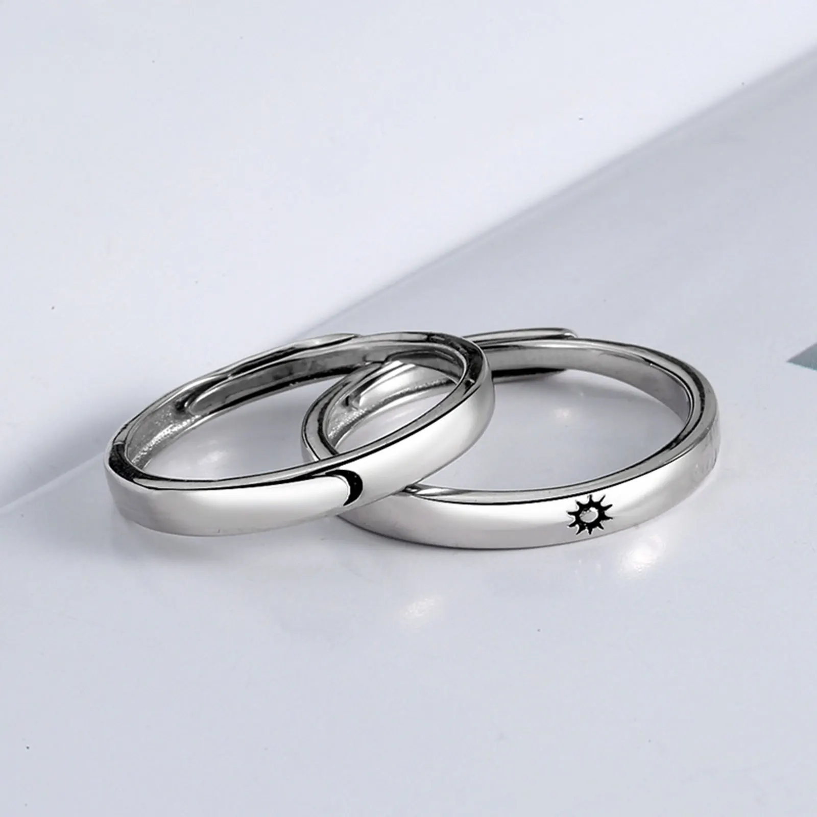 Anillo minimalista de Luna y sol para hombre y mujer, anillo ajustable con apertura sencilla, Color plata, para pareja, joyería de compromiso