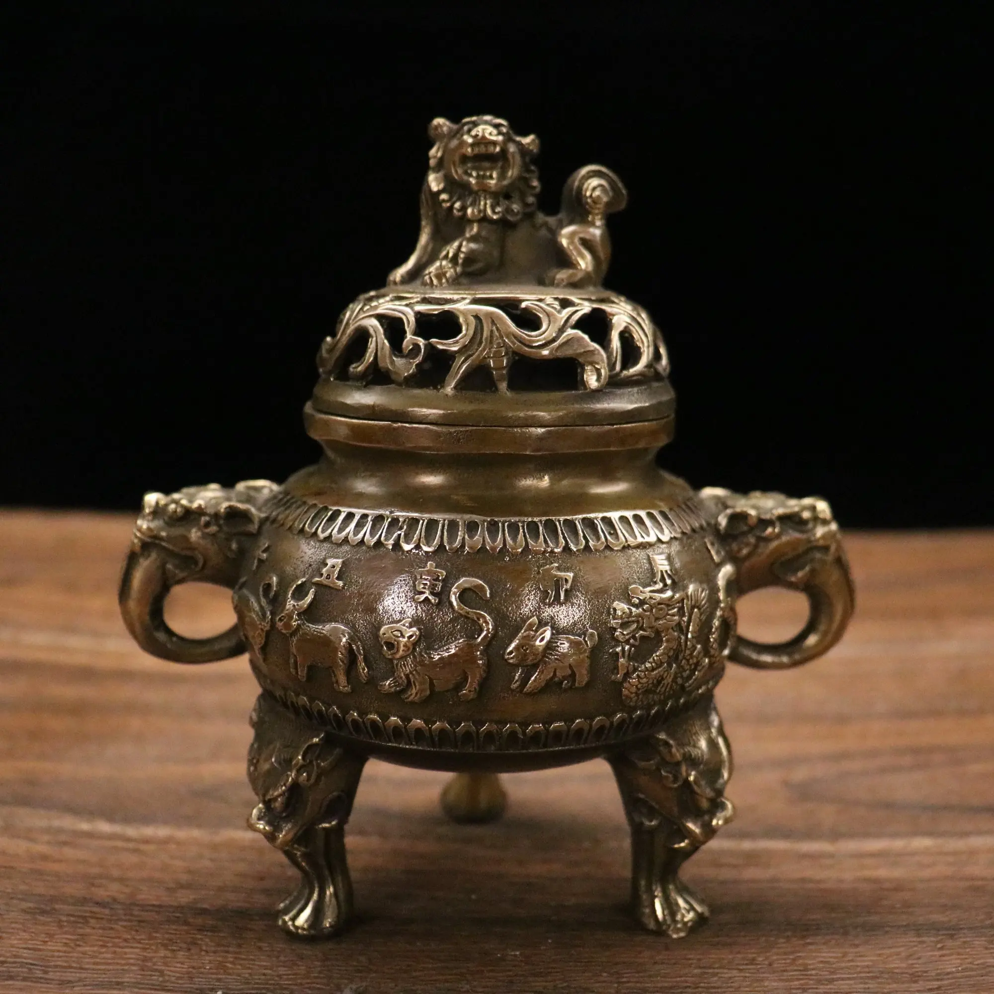 

6"Tibetan Temple Collection Old Brass Lion statue Animal head Binaural Three-legged incense burner Gather wealth Ornaments