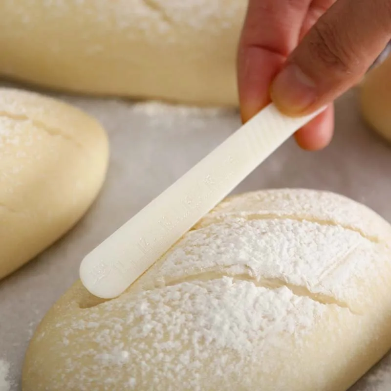 

Baguette Bread Slicing Knife Practical European Bread Knife Cutting Tools Pastry Cutter With Carbon Steel Blade PP Shank