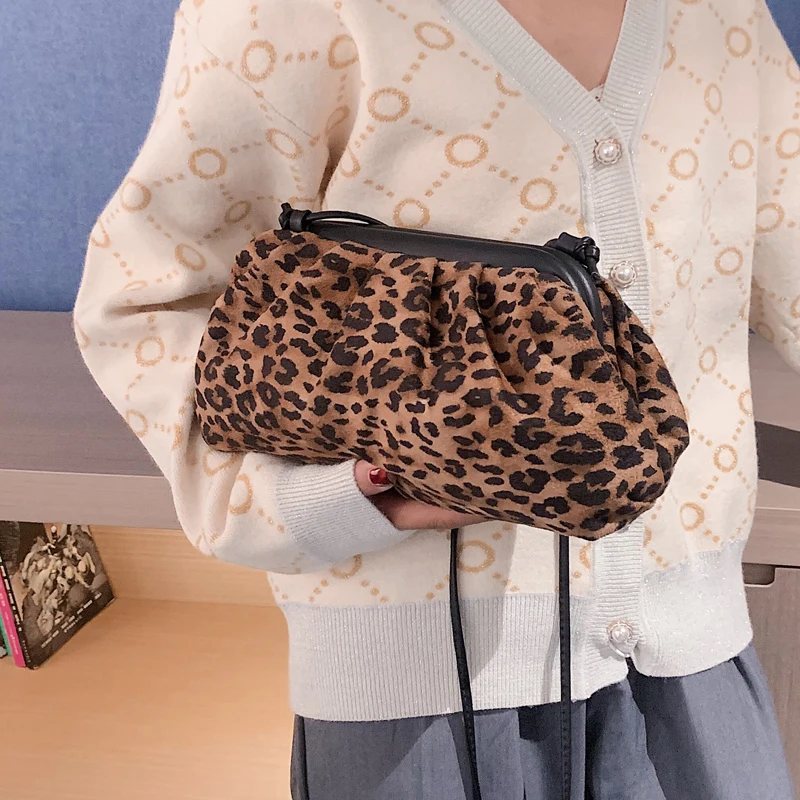 Ceny Leopard pierogi kobiety torba 2019 nowy projektant mody chmura sprzęgła kobiet torba na ramię crossbody dla kobiet torebki