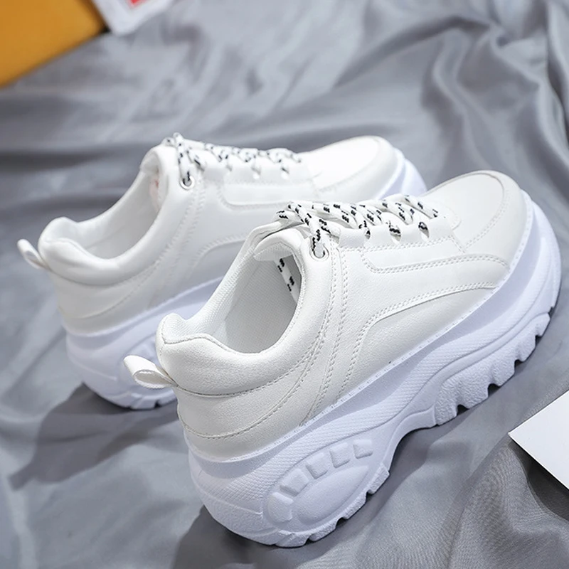 Лининг кроссовки женские белые. Кроссовки cardician женские. Кроссовки найк женские белые. Модные белые кроссовки. Кроссовки женские белые.