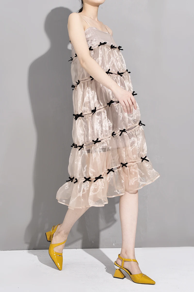[EAM] женское Плиссированное асимметричное платье из органзы на тонких бретельках, новинка, свободный крой, модный стиль, весна-осень JX7011