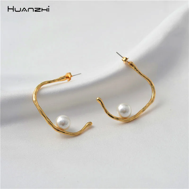 

HUANZHI 2019 Simple Irregular Geometric Metal Imitation Pearls Design Trendy Hoop Earrings for Women Girls Wedding Party Jewelry