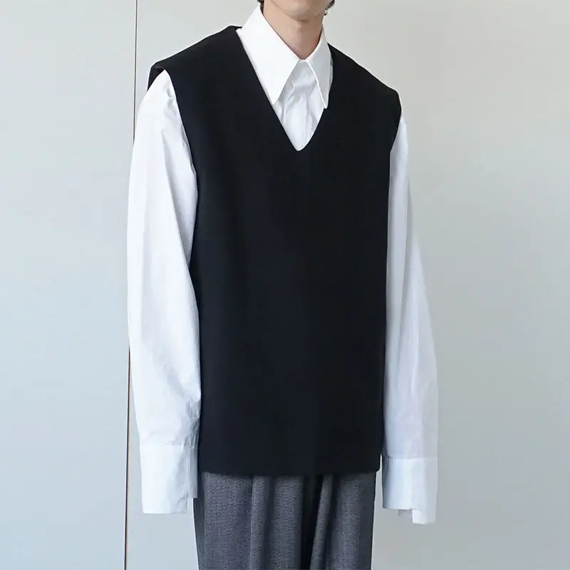 

Pullover Vest Men's Fashion Solid Color Casual V-neck Vest Men Streetwear Wild Loose Korean Vest Mens M-XL