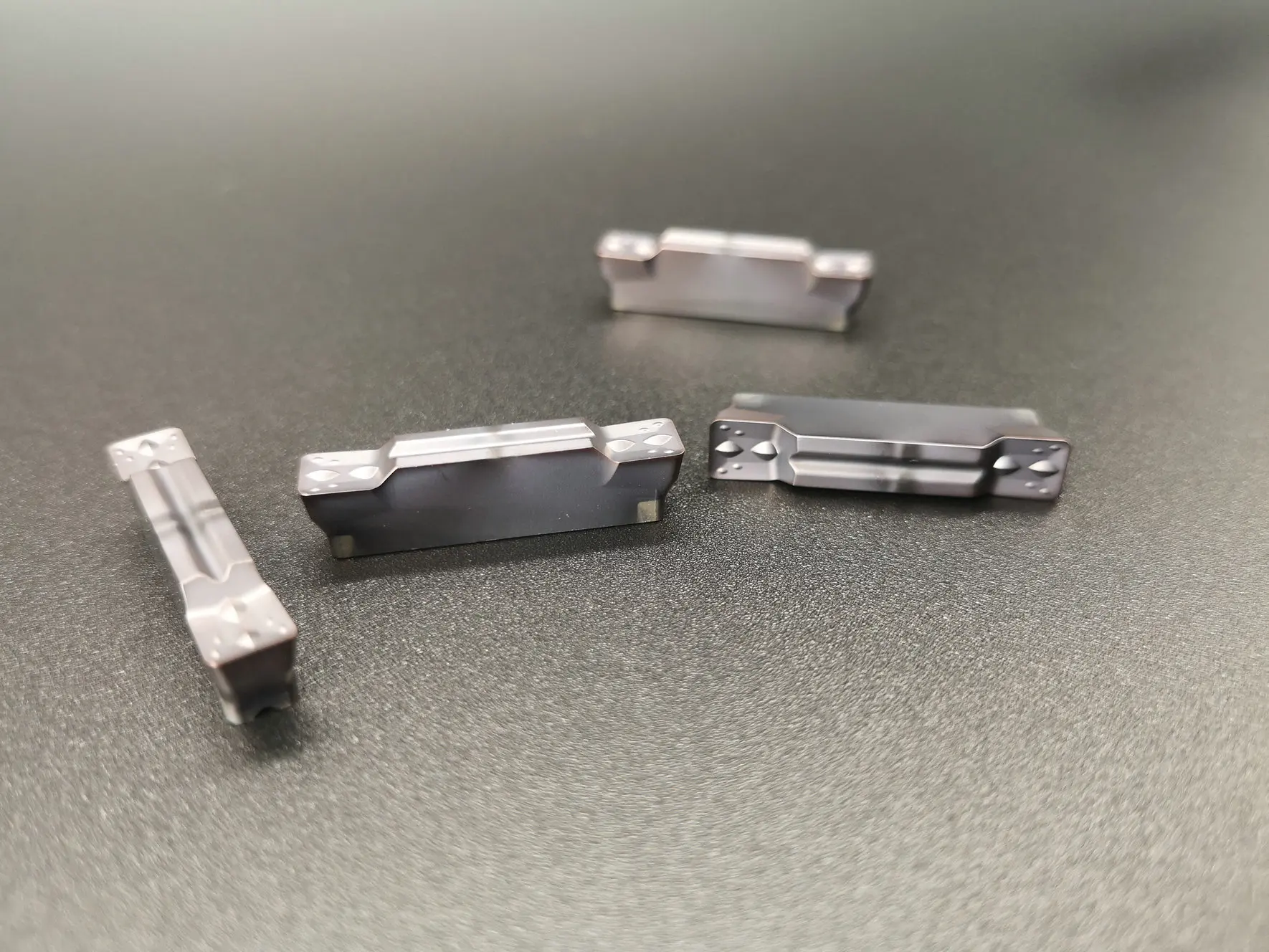 CNC высокого качества отпаривания держатель инструмента/держатель инструмента для канавок MGEVR/L MGEVR1616-4/MGEVR2020-2.5 канавки и карбидные вставки