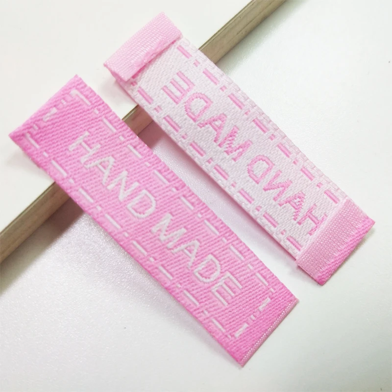 FreeShipping100pcsMixDIYHandMadeLetterFabricLabelsSewingAccessoriesCottonMainLabelsForT shirtBabyLothingClothingLabel4.5X1.5CM|fabric labels|label