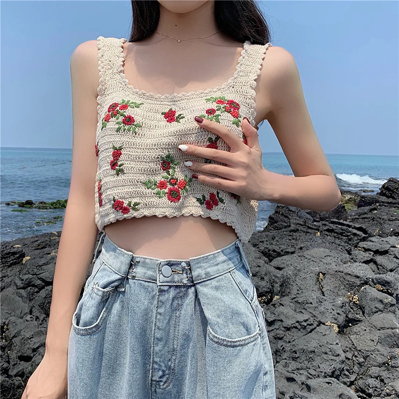 Boho милый цветочный сексуальный вязаный укороченный топ с вышивкой, корейский женский короткий бюстье без косточек, летний кавайный топик, топик, Винтажная Футболка