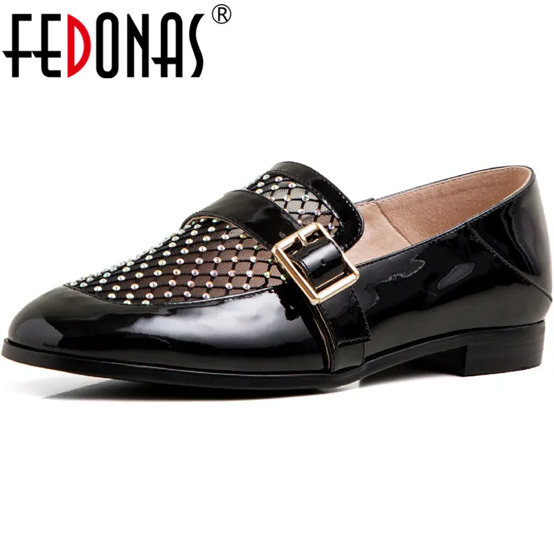 FEDONAS Cow Patent Leather 2020 Women Pumps Splice Basic Thick Heels Pumps Spring Summer Retro Button Decoration New Shoes Woman afbeelding