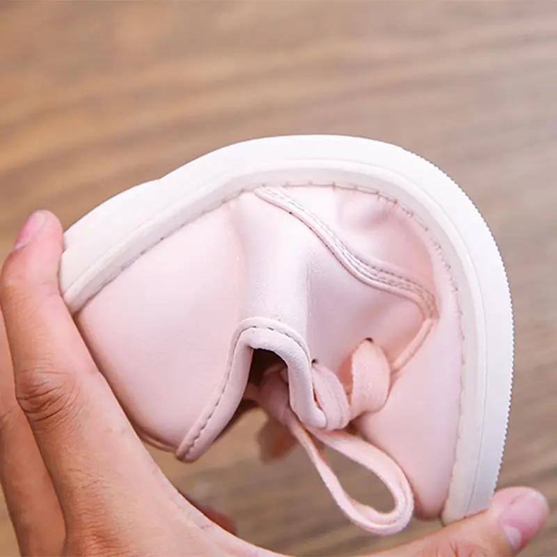 Повседневная кожаная обувь с нескользящей подошвой для маленьких девочек и мальчиков; кроссовки для малышей; прогулочная обувь с мягкой подошвой; кроссовки с мягкой подошвой