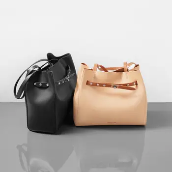 

Women bag Simple Atmospheric Metal Rivet Shoulder Bag Large-capacity shopping bag