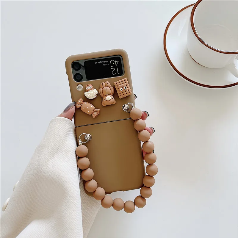 Fashion Cute Cartoon Heart Pearl Dog Bracelet PC Phone Case For Samsung Galaxy Z Flip 4G 5G Flip3 Case Z Flip4 Z Flip 3 Capa samsung galaxy z flip3 phone case