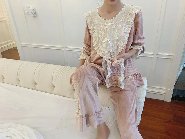 11903497523_1742594947