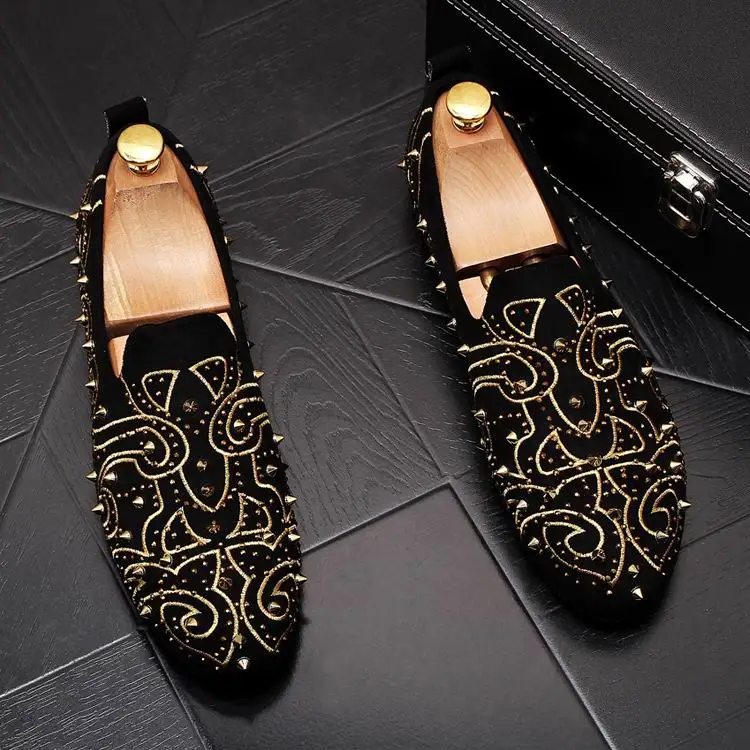 

ERRFC Luxury Men's Leisure Loafer Shoes Gold Fashion Designer Round Toe Rivets Charm Slip On Flat Shoes For Man Red Party Shoes