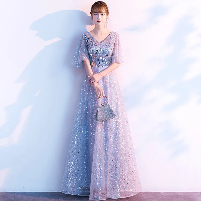 Grijs Kralen Vrouwen Qipao V-hals Avond Party Dress Pailletten Bling Cheongsam Floor Lengte Vrouw Mesh Jurk Luxe Maxi Gown Grijs Kralen Vrouwen Qipao V-hals Avond Party Dress Pailletten Bling Cheongsam Floor Lengte Vrouw Mesh Jurk Luxe Maxi Gown