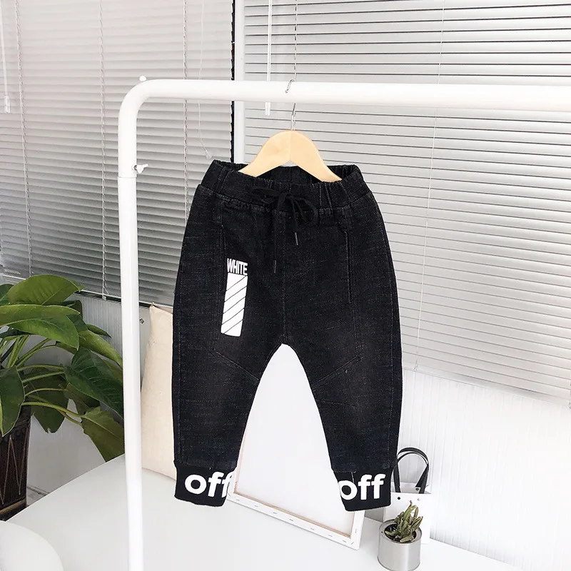 Весенняя одежда для мальчиков, джинсы г., модные штаны на весну и осень универсальная одежда в западном стиле с принтом в Корейском стиле для детей 5 лет