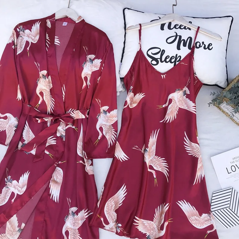 Осенняя новая ночная рубашка для влюбленных шелковая атласная Удобная тонкая Пижама+ халат 2 шт. элегантное сексуальное платье с печатным рисунком для мужчин и женщин