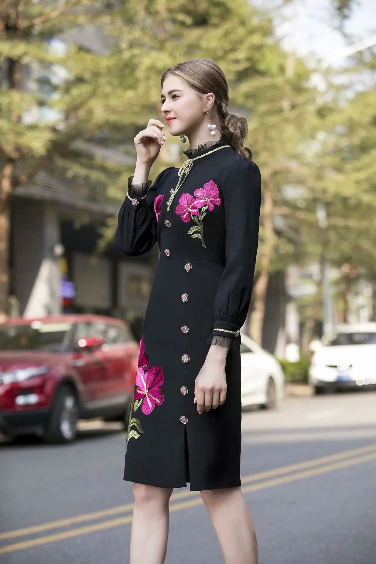 High quality spring summer fashion women's heavy industry embroidered neckline bow buckle slim fit split dress H1085