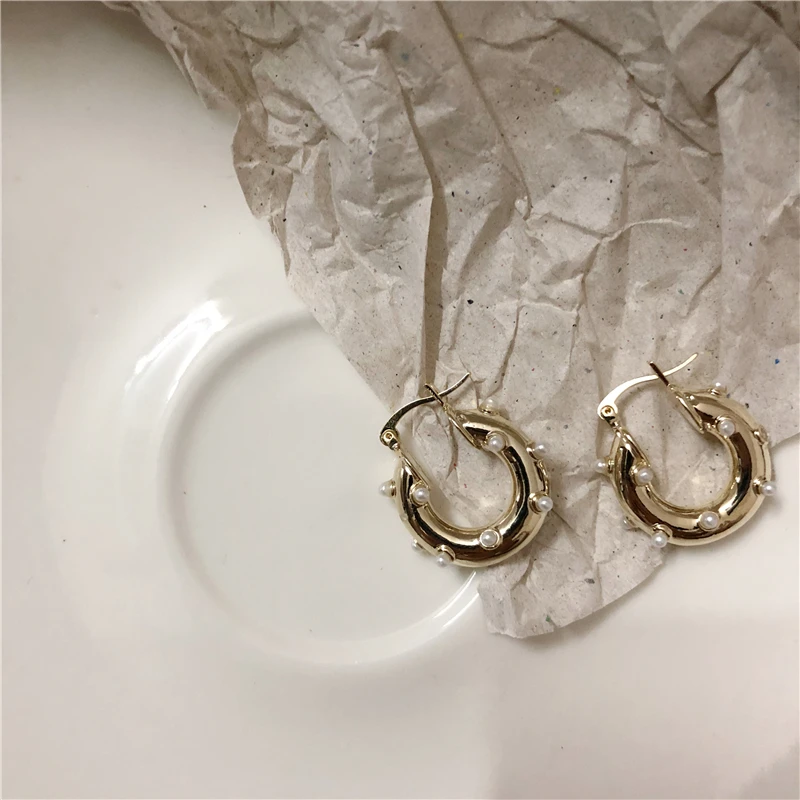 HUANZHI Новая мода имитация жемчуга точки металла Дизайн Винтажные серьги-кольца для женщин девочек Свадебная вечеринка путешествия ювелирные изделия