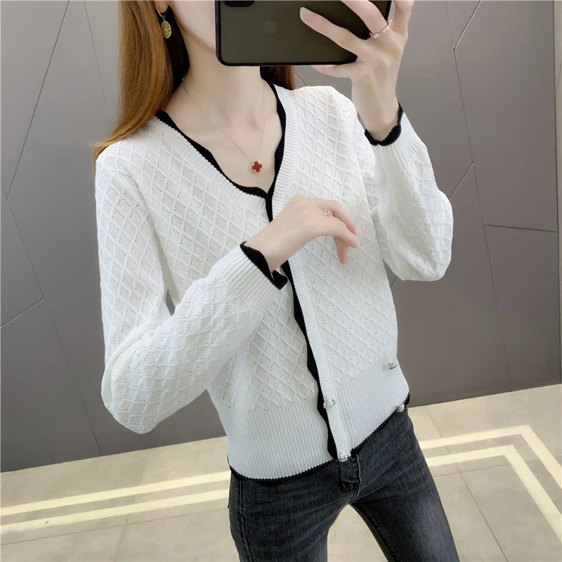 

Room 207001, no. 7 in 4 】 film color matching v-neck lace knitting cardigan [3008] 30