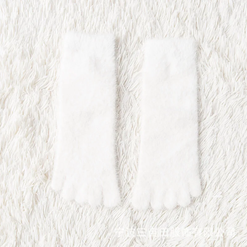 1 Pair white