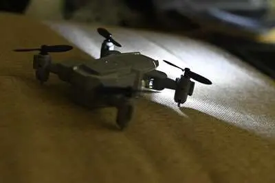 Отзыв о товаре Новая мини-камера KY905 UAV 4K HD может поворачиваться с одной кнопкой складной пульт дистанционного управления Квадрокоптер Профессиональный Дрон от пользователя V***u