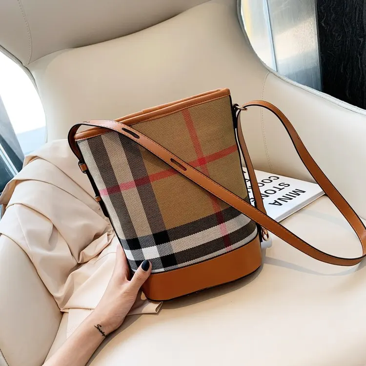 

2019 New Mini Handbag Women Fashion Ins Ultra Fire Retro Wide Shoulder Strap Messenger Bag with Simple Style Crossbody Bags