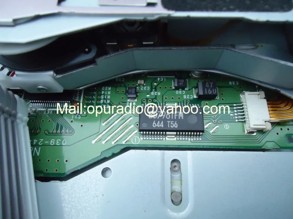 Subaru 6 CD mech clarion SAAB''