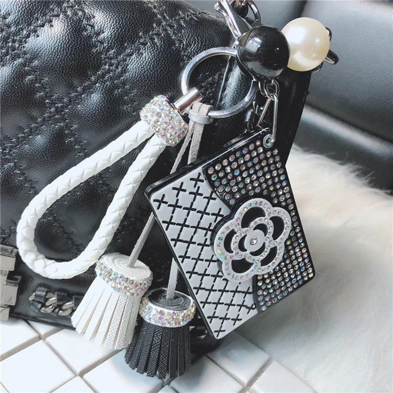 Creative Rhinestone Car Keychain Acrylic Small Mirror Fashion Flower Makeup Mirror Key Chain Bag Pendant