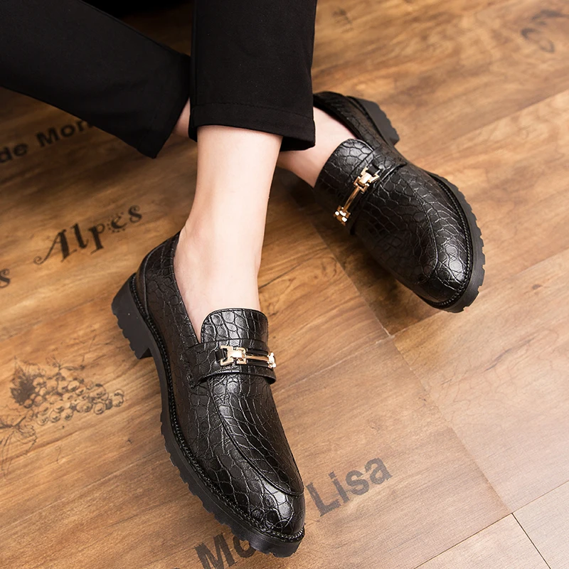 Brand spring and autumn new fashion breathable comfortable personality crocodile pattern casual high quality Loafers